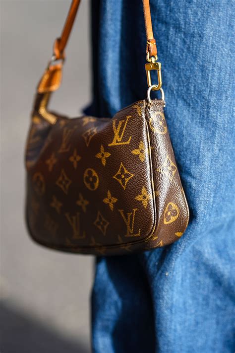 bolso louis vuitton dorado|modelos de bolsas Louis Vuitton.